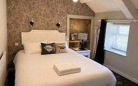 Holland Hotel